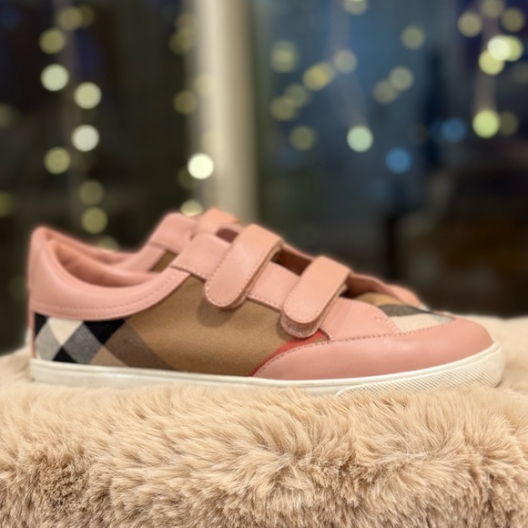 Burberry shoes size 5 (good for 6) - Picture 3 of 4